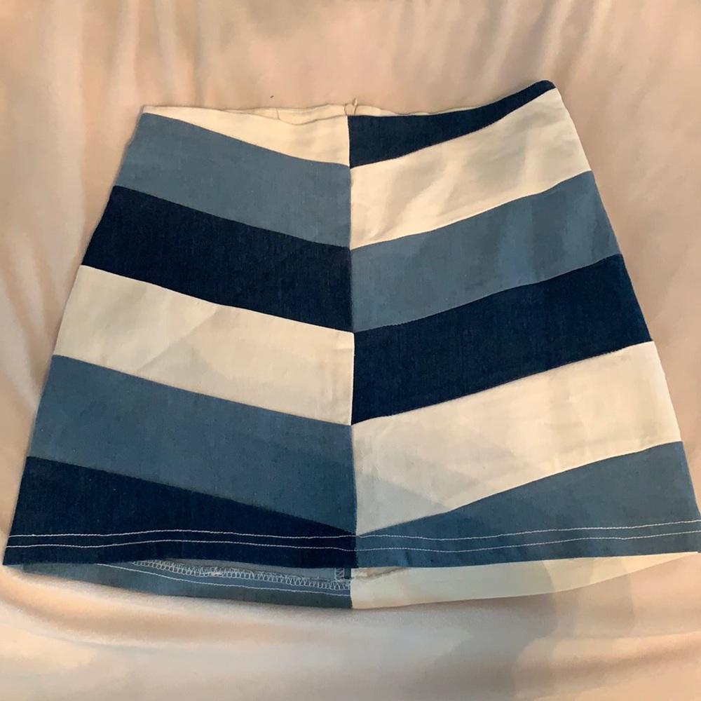 Alter’d State skirt size small